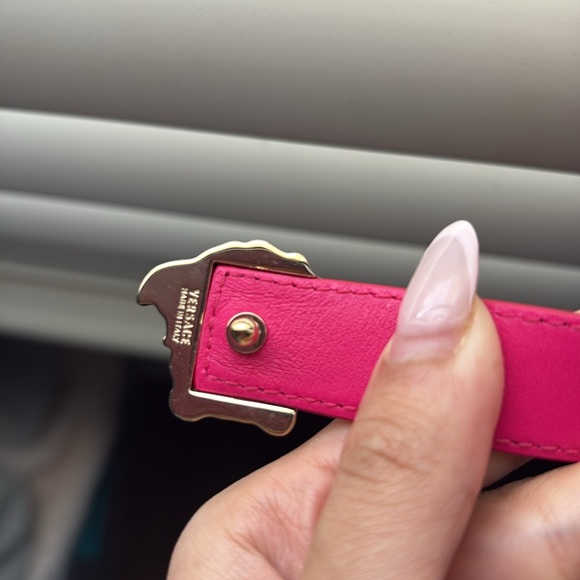 Versace Fuchsia Leather Bracelet with Gold Medusa- brand new - Picture 5 of 5